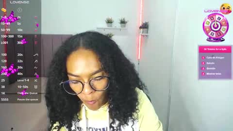 Snapshot of niina_lovee_ chatting on September 2025 02:38:01 PM online show from September 2025 02:38:01 PM