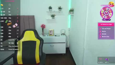 Snapshot of niina_lovee_ chatting on September 2025 02:30:01 PM online show from September 2025 02:30:01 PM