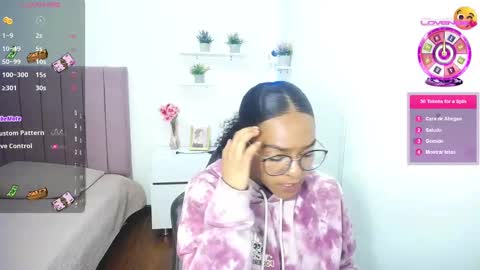 Snapshot of niina_lovee_ chatting on September 2025 03:39:01 PM online show from September 2025 03:39:01 PM