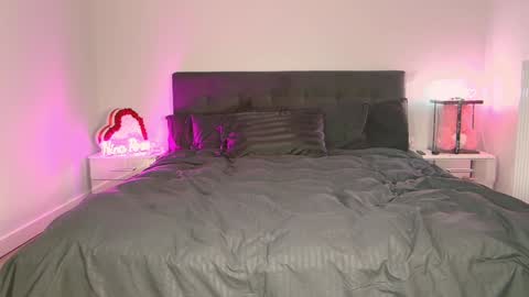 Niinarosee online show from February 2025 07:27:01 PM