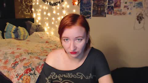 Snapshot of nika_fuchs chatting on December 2024 06:02:02 PM Nika online show from December 2024 06:02:02 PM