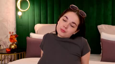 Snapshot of nikaflowers chatting on October 2025 02:53:01 AM Nika online show from October 2025 02:53:01 AM