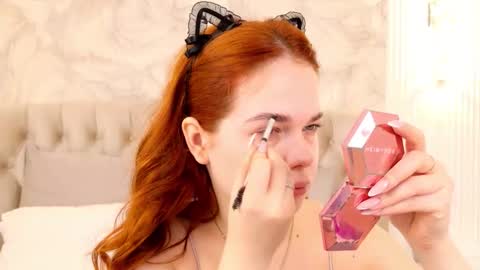 Snapshot of nikaflowers chatting on November 2025 02:44:01 AM Nika online show from November 2025 02:44:01 AM