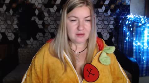 Nika online show from December 2025 07:53:01 PM