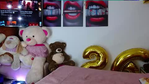 Snapshot of niki_1998 chatting on November 2025 02:21:01 AM Natalia online show from November 2025 02:21:01 AM