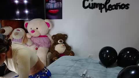 Snapshot of niki_1998 chatting on November 2025 08:51:01 PM Natalia online show from November 2025 08:51:01 PM