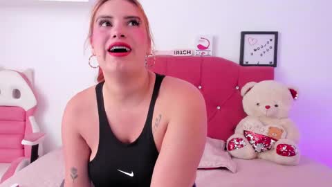 Snapshot of nikii_28 chatting on January 2025 08:30:02 PM Nikii online show from January 2025 08:30:02 PM