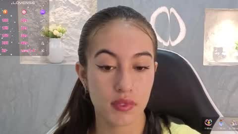 Snapshot of nikka_tx chatting on October 2025 03:19:01 AM Online 2200 to 600 online show from October 2025 03:19:01 AM