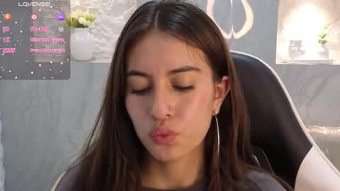 Snapshot of nikka_tx chatting on November 2025 03:03:01 PM Online 2200 to 600 online show from November 2025 03:03:01 PM