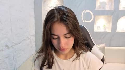 Snapshot of nikka_tx chatting on November 2025 03:07:01 AM Online 2200 to 600 online show from November 2025 03:07:01 AM