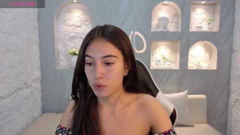 Snapshot of nikka_tx chatting on November 2025 08:12:01 PM Online 2200 to 600 online show from November 2025 08:12:01 PM