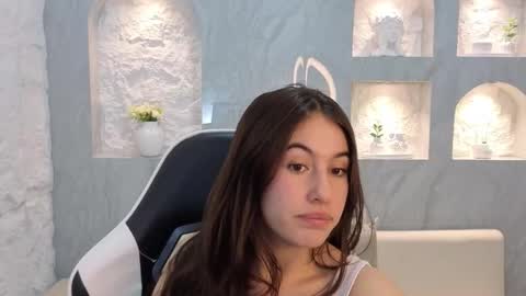 Snapshot of nikka_tx chatting on December 2025 03:49:02 AM Online 2200 to 600 online show from December 2025 03:49:02 AM