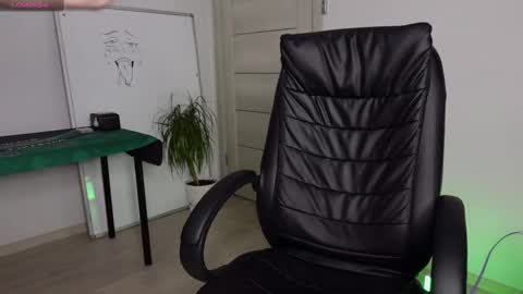 Snapshot of nikki_hard chatting on December 2024 12:18:02 PM nikki online show from December 2024 12:18:02 PM