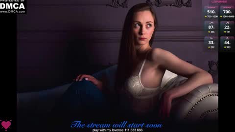 Snapshot of nikki_maks chatting on October 2025 12:50:01 PM The next broadcast will be on at 900 UTC3 online show from October 2025 12:50:01 PM