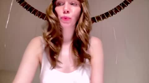 Snapshot of nikki_mi chatting on December 2025 10:02:01 AM Nikki online show from December 2025 10:02:01 AM