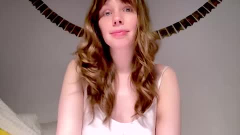 Snapshot of nikki_mi chatting on December 2025 10:10:02 AM Nikki online show from December 2025 10:10:02 AM