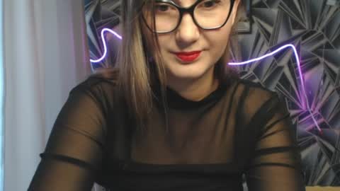 nikkikiss___ online show from June 2026 02:06:01 AM