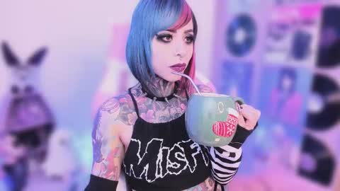 Nikki Ramone   online show from November 2025 09:48:02 PM