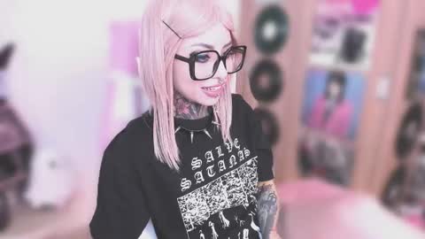 Nikki Ramone   online show from January 2026 11:13:01 AM