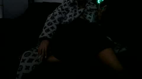 Snapshot of nikkkibabyyyy chatting on December 2024 06:26:02 PM Niquita Sparkles online show from December 2024 06:26:02 PM