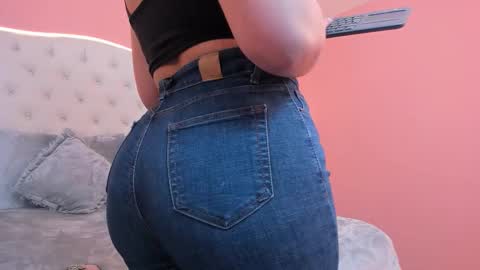 Snapshot of nikkyhearts chatting on February 2026 12:02:02 PM Y E S I online show from February 2026 12:02:02 PM