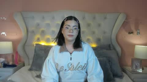 Y E S I online show from April 2026 07:44:02 PM