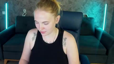Snapshot of nikkyreyyy chatting on May 2026 01:06:01 PM nikkyreyyy online show from May 2026 01:06:01 PM