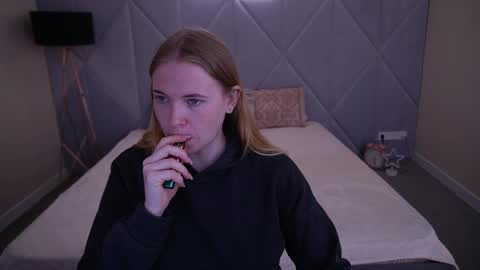 Snapshot of nikkyreyyy chatting on May 2026 05:26:01 AM nikkyreyyy online show from May 2026 05:26:01 AM
