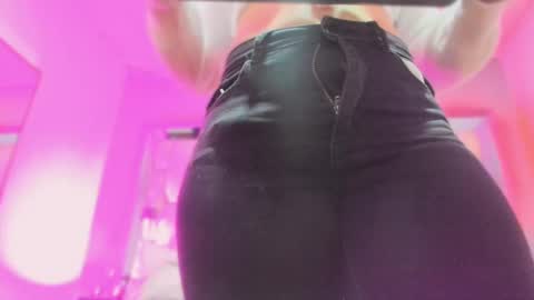     online show from September 2025 11:22:02 AM