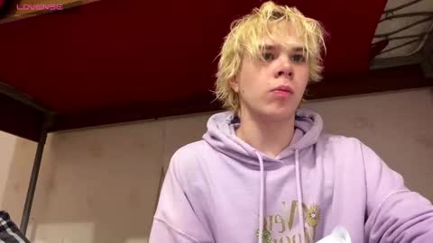 Snapshot of nikolasbucks chatting on December 2025 09:09:01 PM nikolasbucks online show from December 2025 09:09:01 PM