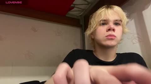 Snapshot of nikolasbucks chatting on December 2025 07:18:01 PM nikolasbucks online show from December 2025 07:18:01 PM