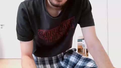 Snapshot of nikolasjim2 chatting on June 2026 12:18:01 PM Nikolas online show from June 2026 12:18:01 PM