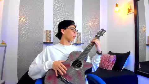    online show from February 2025 07:23:01 AM