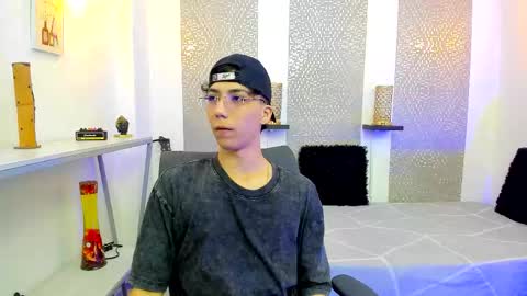    online show from November 2025 04:33:02 AM