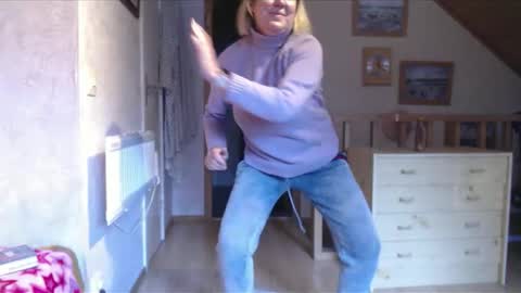 Snapshot of nikole111 chatting on November 2025 11:20:02 AM Nikole1 online show from November 2025 11:20:02 AM