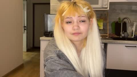 nikoli_naw online show from April 2026 08:15:02 PM