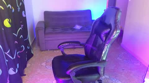 nikolwalter online show from June 2026 07:36:01 AM