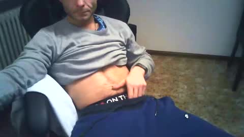 niksdick2121 online show from December 2024 11:56:02 PM