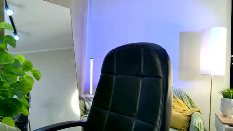 Veronica online show from October 2025 01:34:01 PM