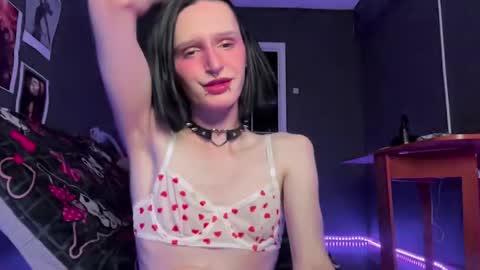 Niky online show from April 2026 07:07:02 PM