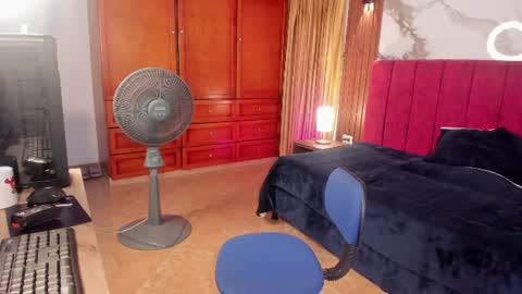 Niky online show from July 2026 10:53:02 PM