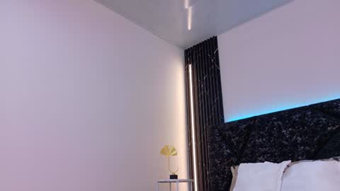  NIKY SMIT  online show from January 2025 05:37:02 PM