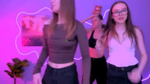 nila_eclipse online show from April 2026 08:45:02 AM