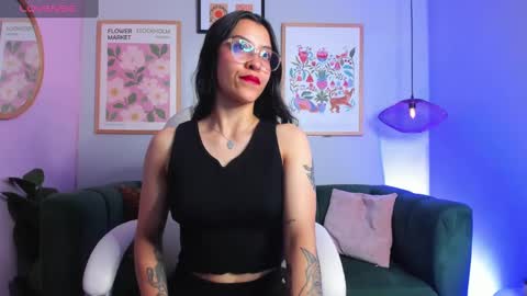 Nina online show from February 2025 08:10:01 PM