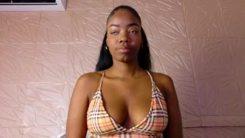 Snapshot of nina_bae_ chatting on June 2026 08:57:02 PM nina_bae_ online show from June 2026 08:57:02 PM
