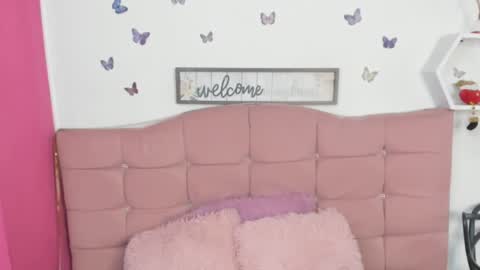 Snapshot of nina_cute06 chatting on December 2024 11:45:01 PM Nina online show from December 2024 11:45:01 PM