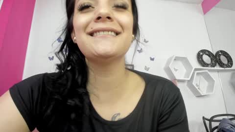 Snapshot of nina_cute06 chatting on January 2025 07:10:02 PM Nina online show from January 2025 07:10:02 PM