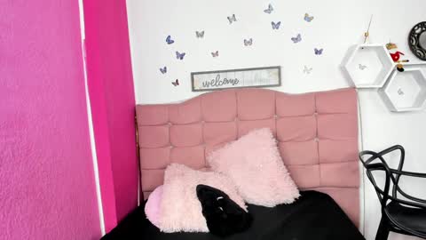 Snapshot of nina_cute06 chatting on January 2025 06:03:01 AM Nina online show from January 2025 06:03:01 AM