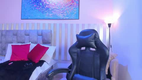 Snapshot of nina_glow_ chatting on February 2026 11:44:01 AM nina_glow_ online show from February 2026 11:44:01 AM