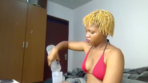 Nina online show from December 2025 12:15:01 AM